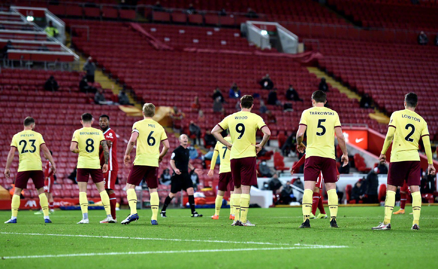 边翼球员的 边翼球员的